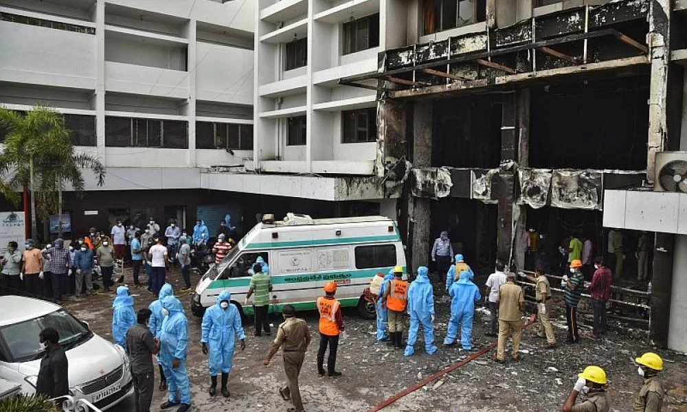 Ινδία: Φωτιά σε ξενοδοχείο φιλοξενίας κρουσμάτων κορονοϊού